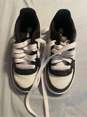 Heelys Kids' Black & White Skate Sneakers - Stylish Everyday Shoe